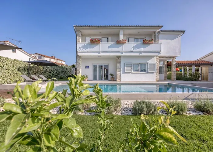 Villa A Touch Of Luxury And Comfort - Irena *