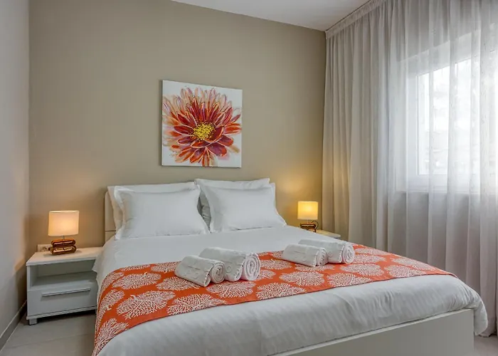 A Touch Of Luxury And Comfort - Irena Poreč