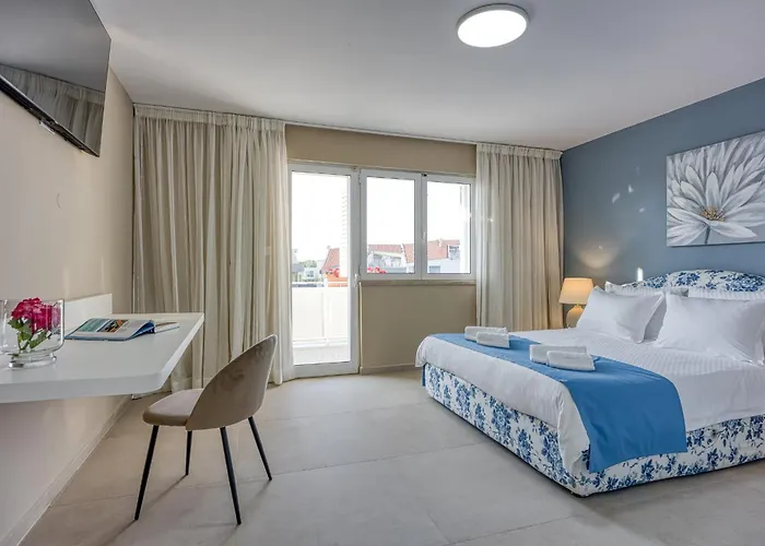 A Touch Of Luxury And Comfort - Irena