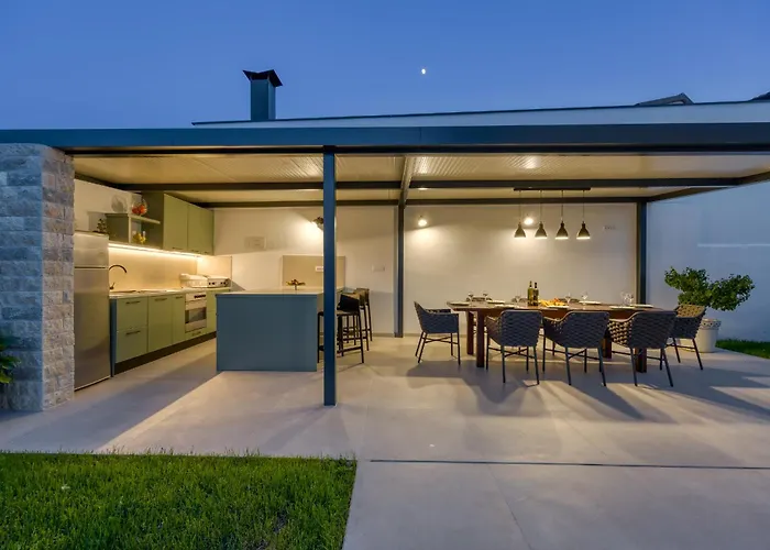 A Touch Of Luxury And Comfort - Irena Poreč