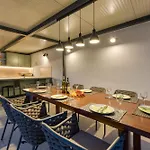 A Touch Of Luxury And Comfort - Irena