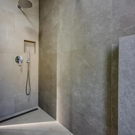 Villa A Touch Of Luxury And Comfort - Irena