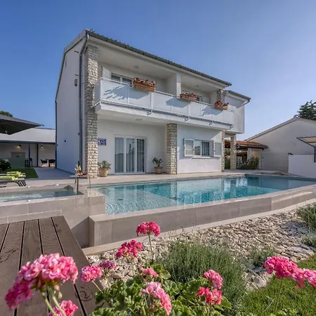 A Touch Of Luxury And Comfort - Irena * Poreč