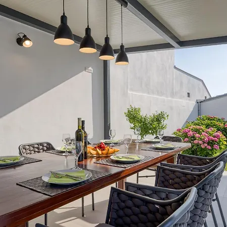 A Touch Of Luxury And Comfort - Irena *