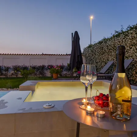 A Touch Of Luxury And Comfort - Irena Villa