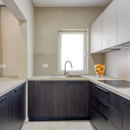 A Touch Of Luxury And Comfort - Irena וילה