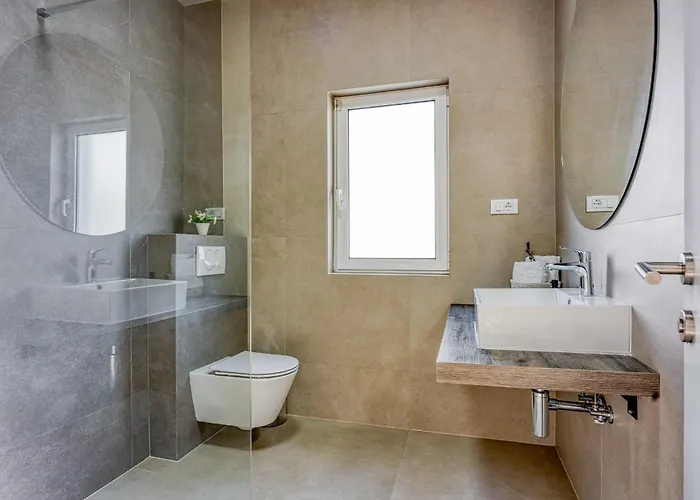 A Touch Of Luxury And Comfort - Irena Вилла