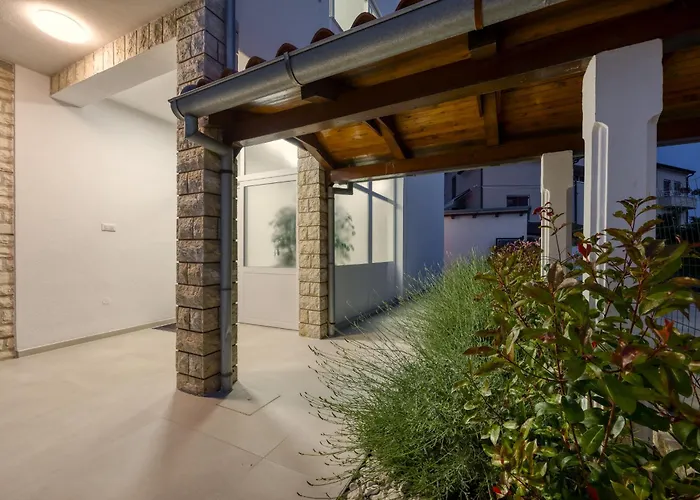 Villa A Touch Of Luxury And Comfort - Irena Poreč