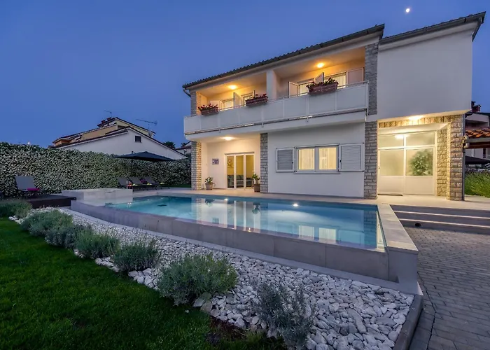 A Touch Of Luxury And Comfort - Irena