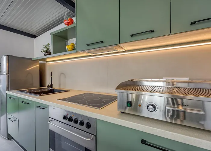 A Touch Of Luxury And Comfort - Irena *