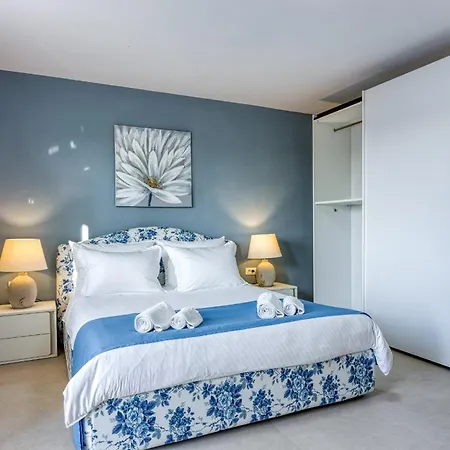 A Touch Of Luxury And Comfort - Irena Πόρετς