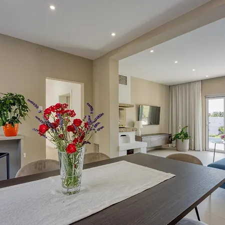 A Touch Of Luxury And Comfort - Irena